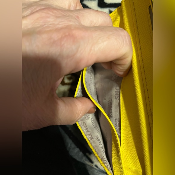 Michael Kors Preloved Karson Leather Continental Flap Wallet - Picture 10 of 13